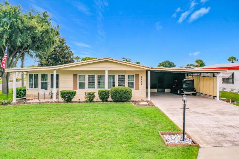 1690 NASSAU CIRCLE home for sale in Tavares Lake Frances Estates