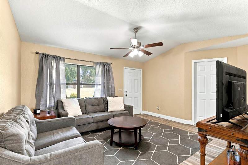 3 bedroom Single Family Residence at 13247 SW 3rd Court, Turning Pointe Estate, Ocala — photo 3