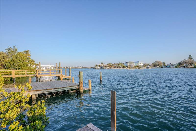 2 bedroom Single Family Residence at 407 20TH AVENUE, INDIAN BEACH RE-REVISED 6TH ADD, INDIAN ROCKS BEACH — photo 3