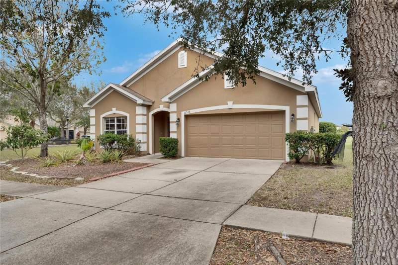 4 bedroom Single Family Residence at 10328 Celtic Ash Drive, Belmont Ph 1A, Ruskin — photo 2