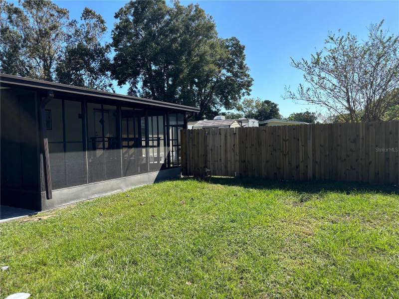2 bedroom Manufactured Home at 5910 SW 63rd Place Road, Bahia Oaks Un 02, Ocala — photo 2