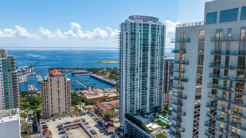 2 bedroom Condominium at 100 1st Avenue #3802, One St. Petersburg, St Petersburg — photo 2