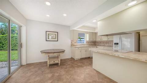 3522 Ferndell, Sarasota FL - photo 7 of 30