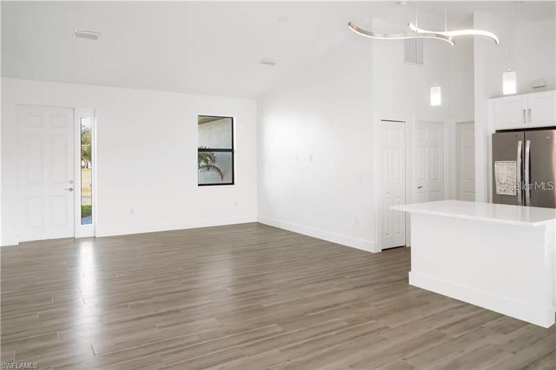 4 bedroom Single Family Residence at 1436 NW 31st Avenue, Cape Coral, Cape Coral — photo 5