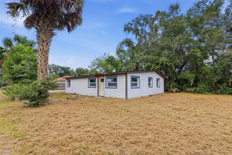 3 bedroom Single Family Residence at 921 S Salisbury Avenue, Volusia Invest Co, Deland — photo 2