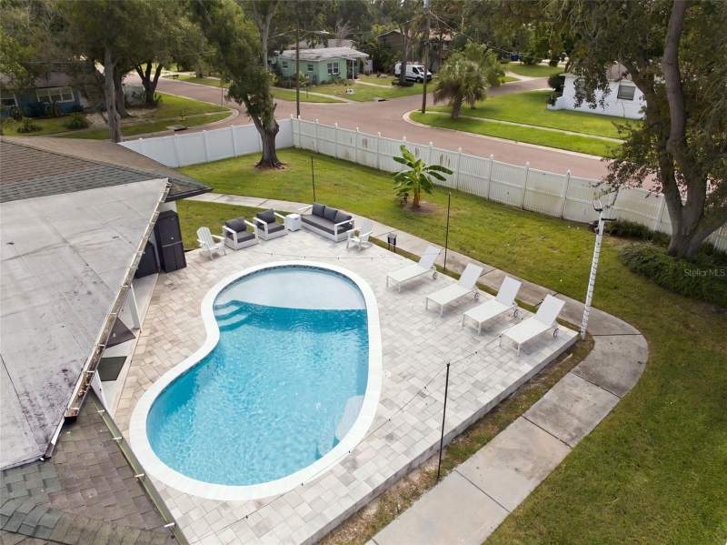 3 bedroom Single Family Residence at 330 Patica Rd NE, Rio Vista, St Petersburg — photo 2