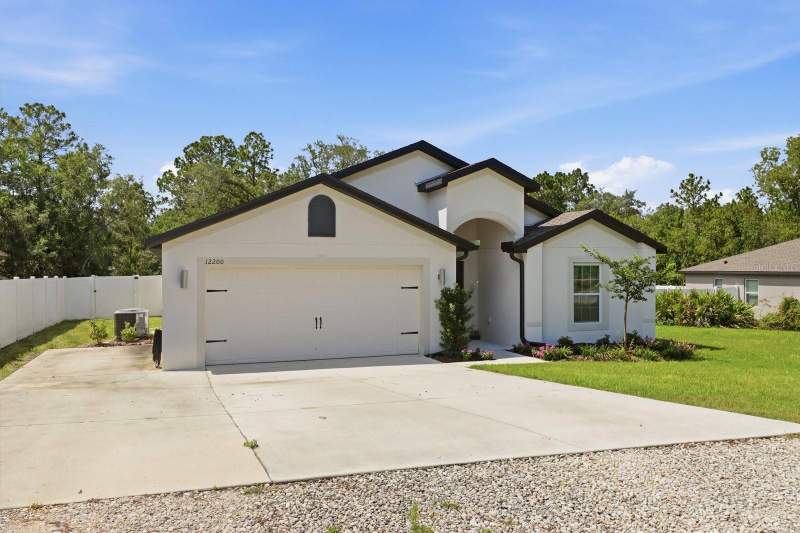 4 bedroom Single Family Residence at 12200 Pine Finch Avenue, Royal Highlands, Weeki Wachee — photo 2