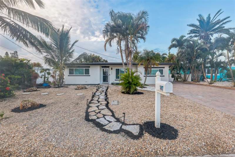 3 bedroom Single Family Residence at 747 Pruitt Drive, Bay Point Estates 1st Add, Madeira Beach — photo 3