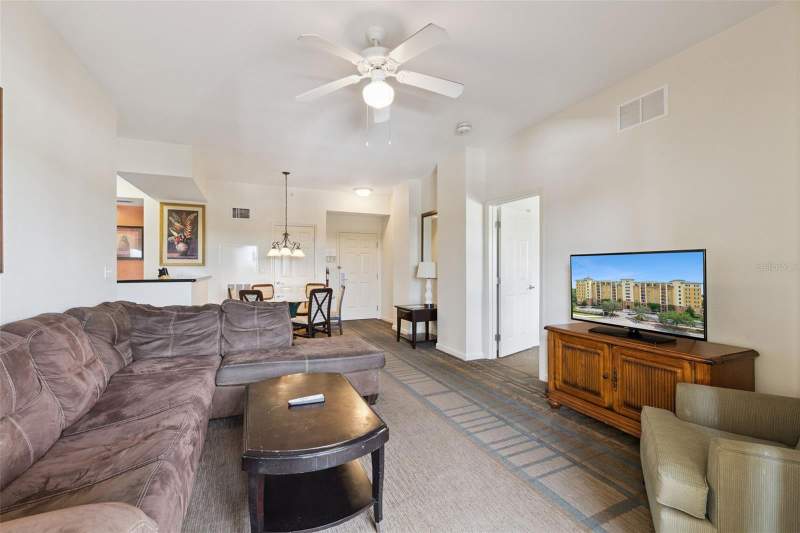 2 bedroom Condo - Hotel at 8100 Poinciana Boulevard #2703, Lake Buena Vista Resort, Orlando — photo 5