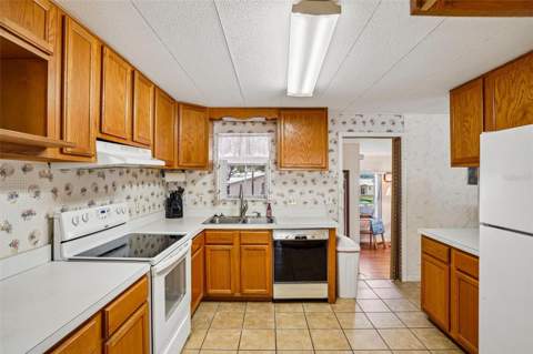 29 Harbor Oaks Drive, Fruitland Park FL - photo 14 of 38