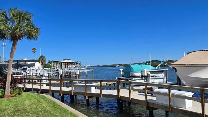 3 bedroom Townhouse at 19201 Vista Lane #D2, Vista Village Twnhms, Indian Shores — photo 4