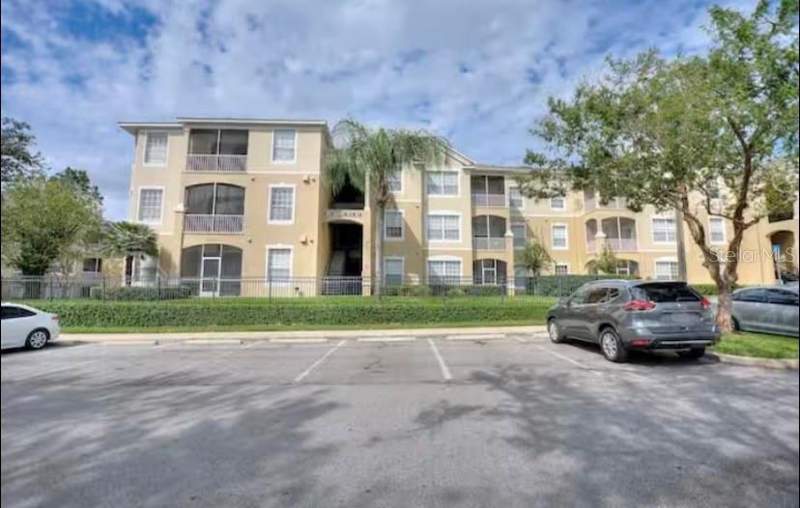 8103 COCONUT PALM WAY #302 home for sale in Wyndham Palms