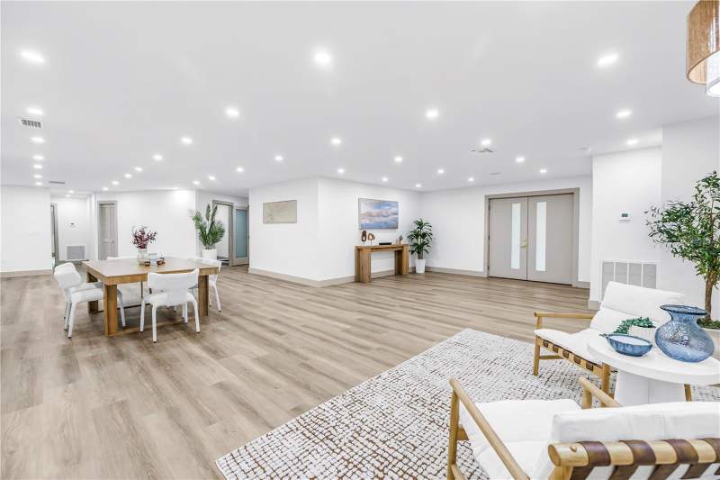 5 bedroom Single Family Residence at 1116 N Riverhills Drive, Temple Terrace Estates Rep, Temple Terrace — photo 5