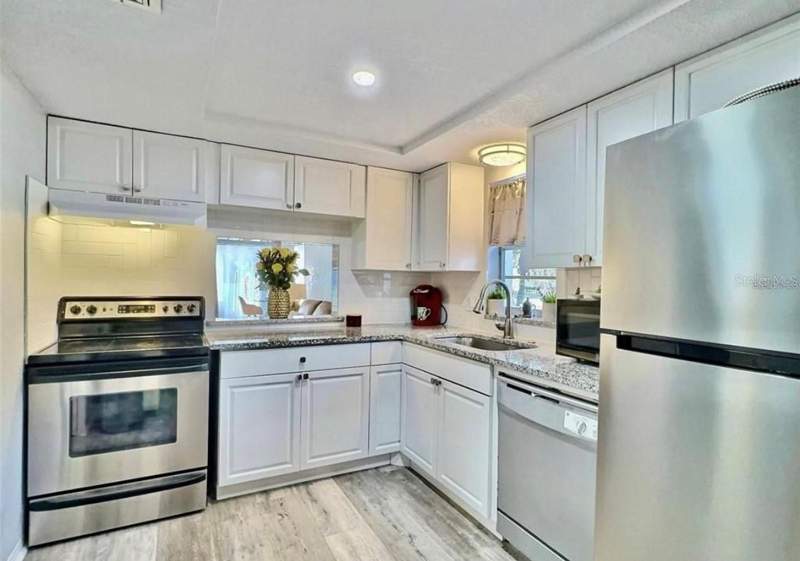 1 bedroom Condominium at 8651 10TH STREET #130, BARCLEY ESTATES, ST PETERSBURG — photo 5