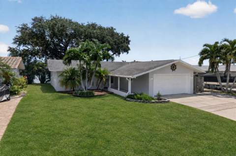 541 Lillian Drive, Madeira Beach FL - photo 6 of 6