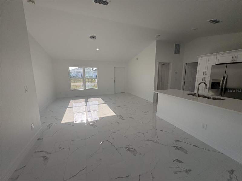 3 bedroom Single Family Residence at 2810 NW 26th Place, Cape Coral, Cape Coral — photo 3