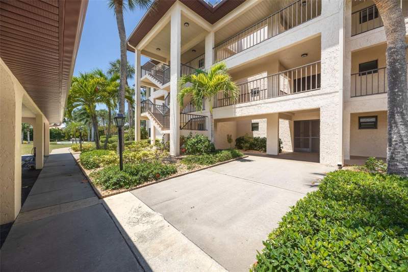 2 bedroom Condominium at 3 Pirates Lane #32A, Commodore Club Condo, Punta Gorda — photo 2