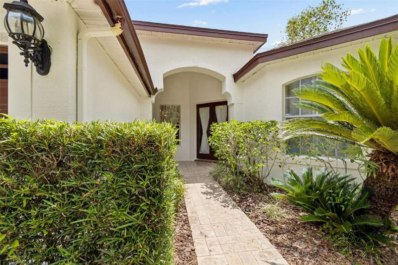 5 bedroom Single Family Residence at 10502 Castleford Way, Westchase Sec 370, Tampa — photo 2