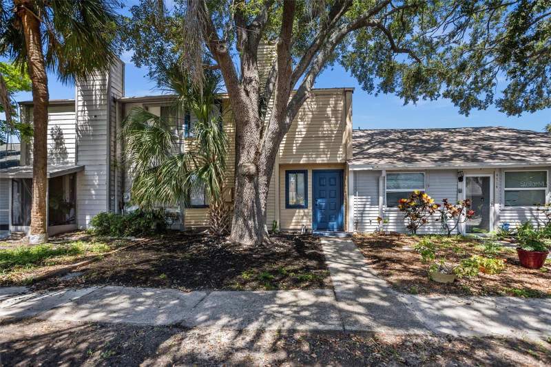 2 bedroom Townhouse at 4712 Stonepointe Place, Rockpointe Patio Homes, Tampa — photo 2