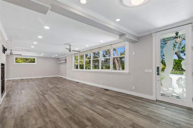 4 bedroom Single Family Residence at 904 Bayshore Drive, Fergusons Cedar Bluffs, Tarpon Springs — photo 4