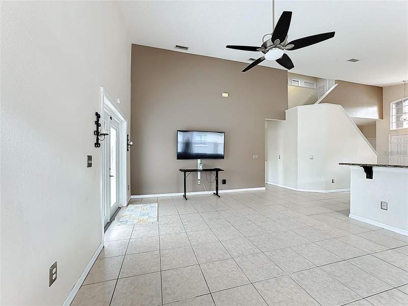 5 bedroom Single Family Residence at 302 Julliard Boulevard, Hampton Estates, Davenport — photo 4
