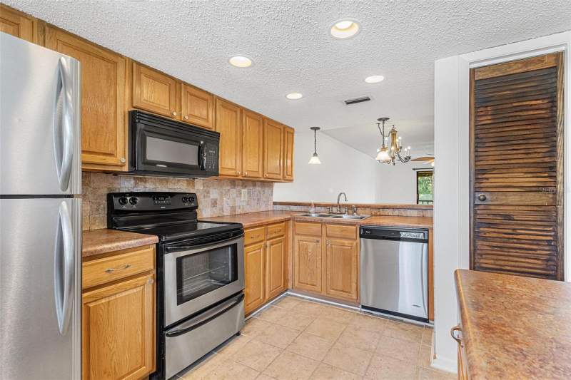 2 bedroom Condominium at 108 Woodlands Court #108, East Lake Woodlands Condo Unit 7, Oldsmar — photo 4