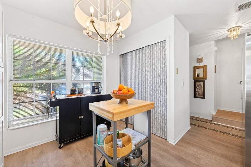 3 bedroom Townhouse at 299 Woodgreen Lane, Mount Greenwood Unit 4 Of, Winter Springs — photo 5