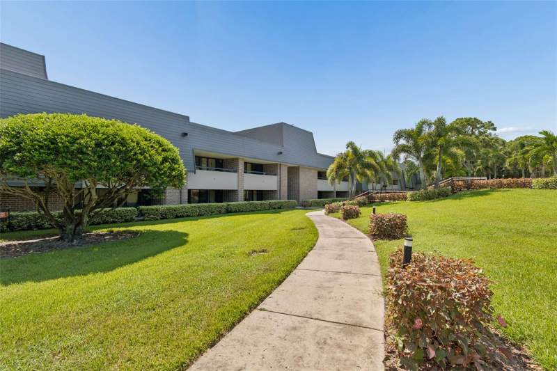 1 bedroom Condominium at 36750 US Highway 19 #04-125, Innisbrook 04 Condo, Palm Harbor — photo 2