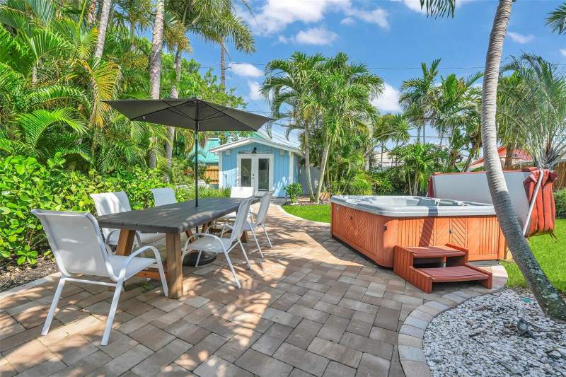 3 bedroom Single Family Residence at 564 70th Avenue, Beach Plaza Sec Of St Pete Beach, St Pete Beach — photo 5
