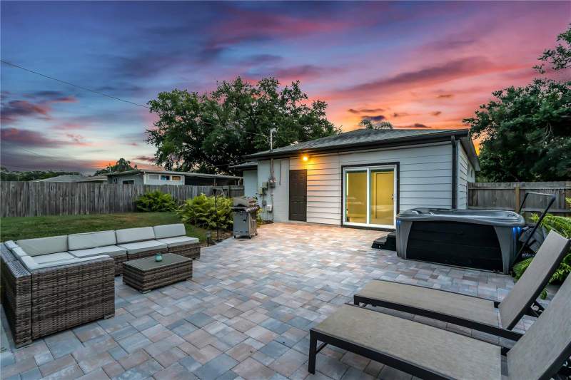 2 bedroom Single Family Residence at 3231 New England Street, Sun Haven, Sarasota — photo 2