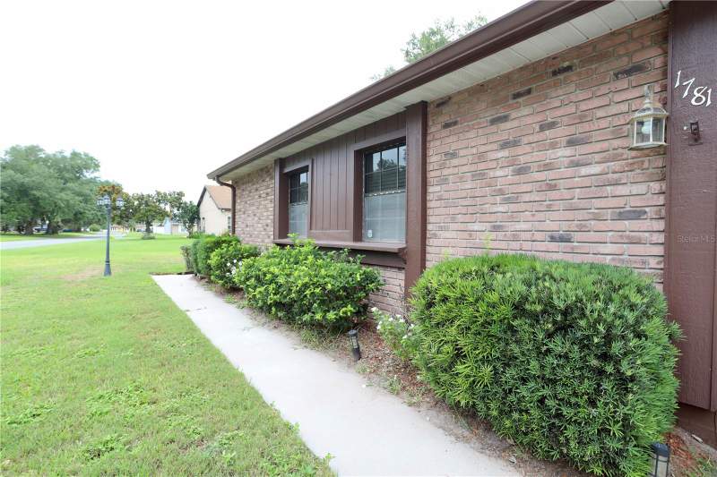 4 bedroom Single Family Residence at 1781 KING CHARLES DRIVE, KINGS POINT, KISSIMMEE — photo 4
