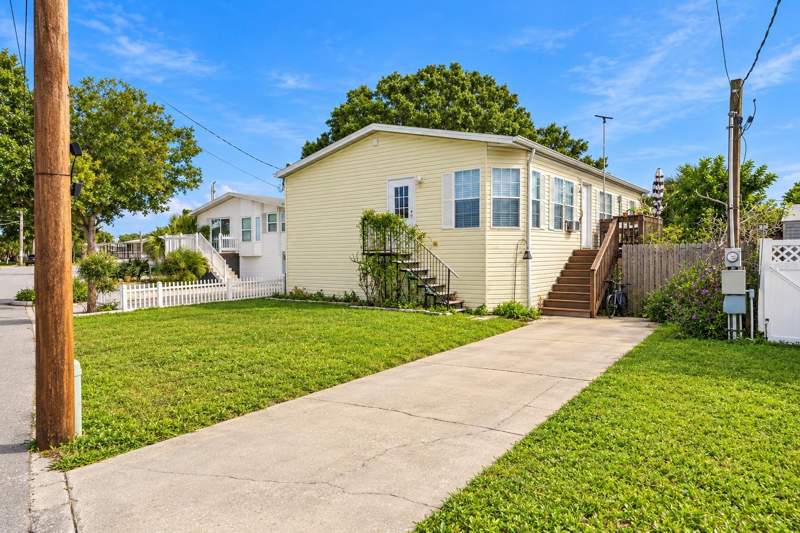 3 bedroom Manufactured Home at 804 River View Lane, River Village, Tarpon Springs — photo 2