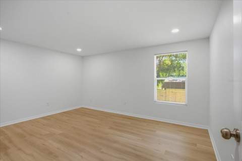816 Woodland Avenue, Leesburg FL - photo 9 of 20