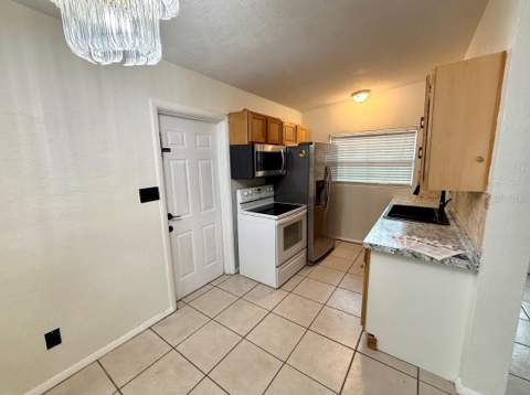 6021 Yucatan Drive, Orlando FL - photo 8 of 20