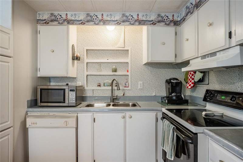 2 bedroom Manufactured Home at 5302 Powhattan Street, Lake Betmar Estates, Zephyrhills — photo 5