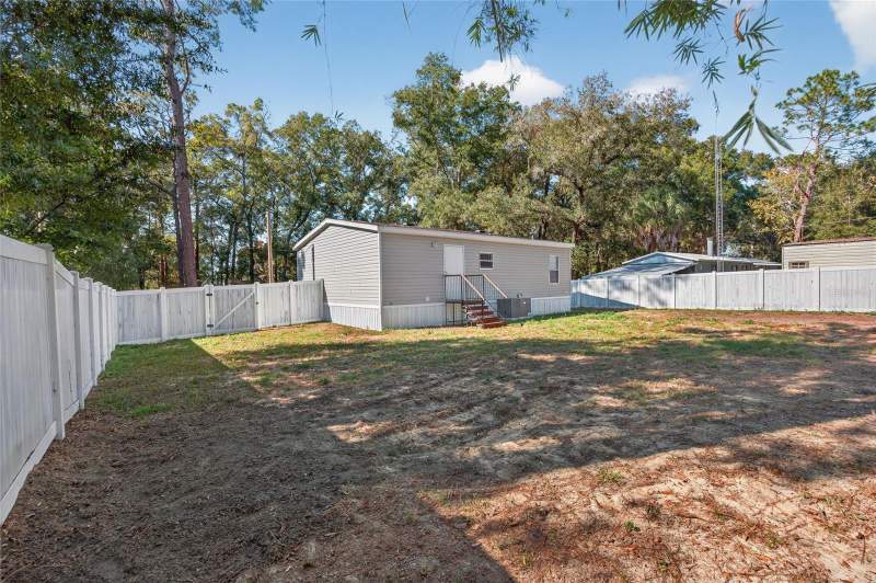 3 bedroom Manufactured Home at 3883 SE 55th Court, Silver Spgs Manor Tr T, Ocala — photo 4