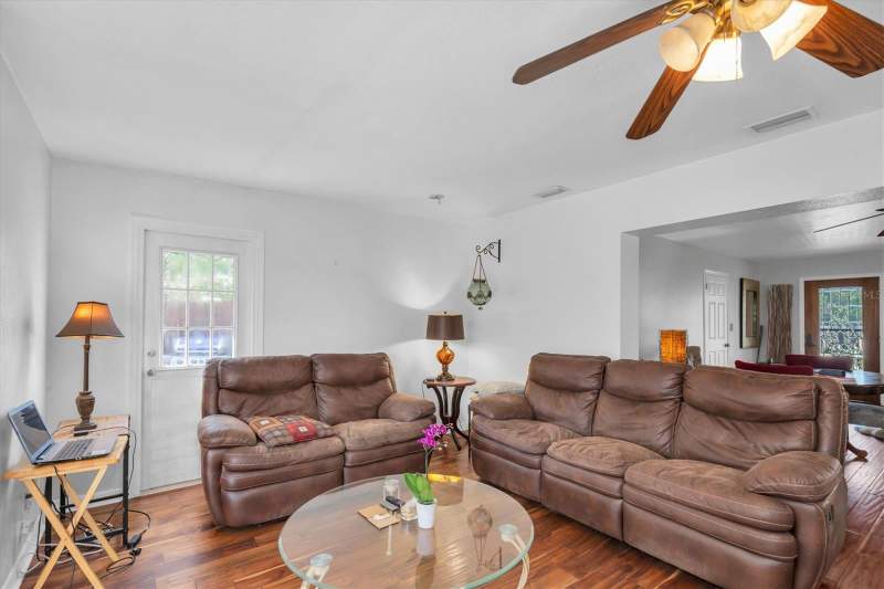 3 bedroom Single Family Residence at 1700 74TH AVENUE, MEADOW LAWN 9TH ADD, ST PETERSBURG — photo 4