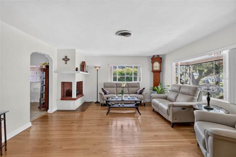 3 bedroom Single Family Residence at 404 W Belvedere Street, Alta Vista, Lakeland — photo 5