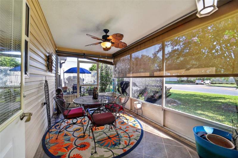 3 bedroom Single Family Residence at 1563 Hollyberry Place, Villages Of Sumter, The Villages — photo 2