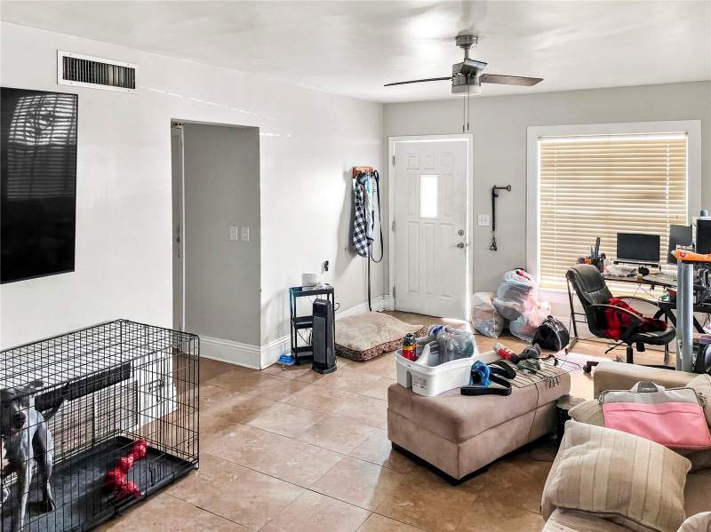 2 bedroom Single Family Residence at 8410 N Grady Avenue, Tampa, Tampa — photo 3