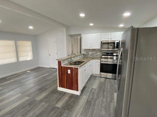 1 bedroom Mobile Home at 4851 W Gandy Boulevard #B10L30, Regency Cove A Cooperative, Tampa — photo 4