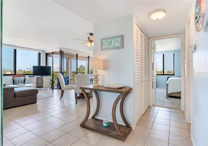 2 bedroom Condominium at 6104 Palma Del Mar Boulevard #404, Palma Del Mar 1, Condo Bldg. A, St Petersburg — photo 5