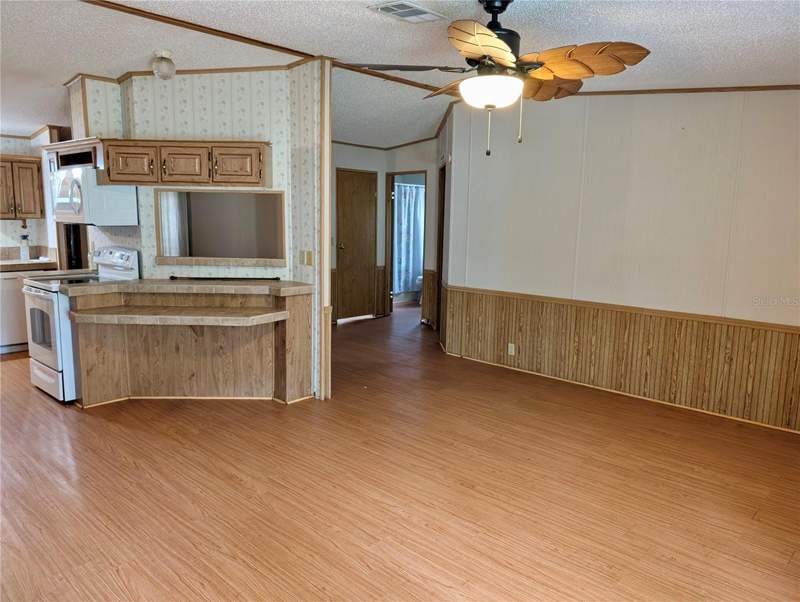 2 bedroom Manufactured Home at 12180 NE 238th Terrace, Non-Sub, Salt Springs — photo 4
