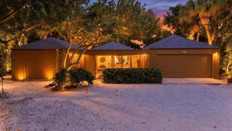 5 bedroom Single Family Residence at 7535 Midnight Pass Road, Sub Of US Lt 7 Of 20-37-18, Sarasota — photo 4
