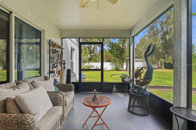 4 bedroom Single Family Residence at 430 Deanna Circle, Willow Rdg, Deland — photo 5