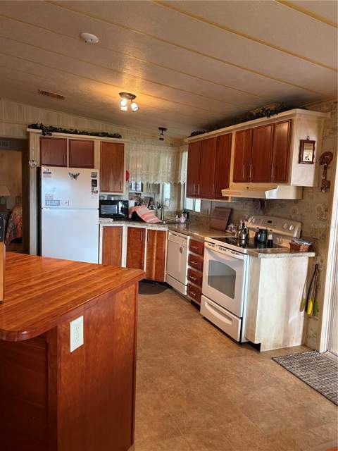 193 E Sweet Circle, Winter Haven FL - photo 9 of 19