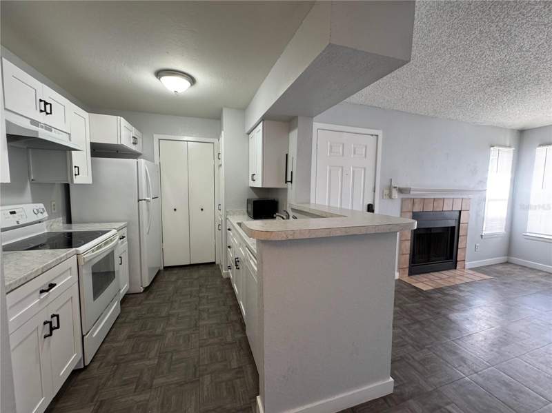 1 bedroom Condominium at 5540 Devonbriar Way #203, Regency Gardens, Orlando — photo 2