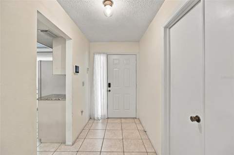6015 Courtside Drive, Bradenton FL - photo 6 of 38