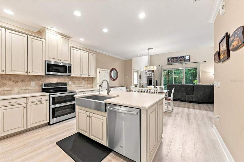 3 bedroom Townhouse at 8738 Terracina Lake Drive, Terracina, Tampa — photo 5