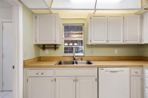 1027 Bluewater Drive, Sun City Center FL - photo 14 of 42